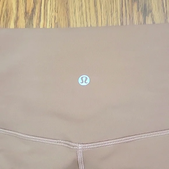 ❌️❌️❌️SOLD❌️❌️❌️NWOT lululemon Align HR Shorts 6"/ 8 - Picture 3 of 10